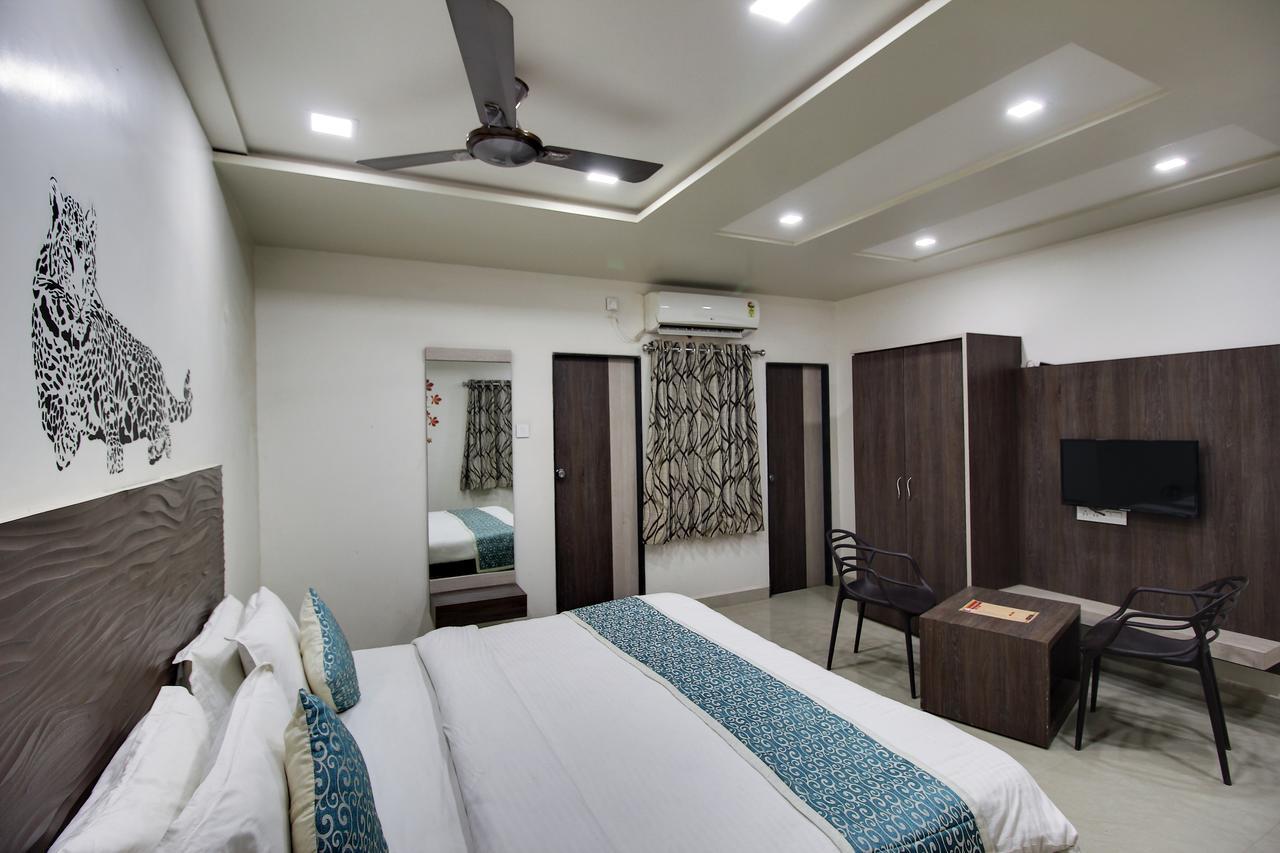 Daksh Hotel And Restaurant Talala Luaran gambar