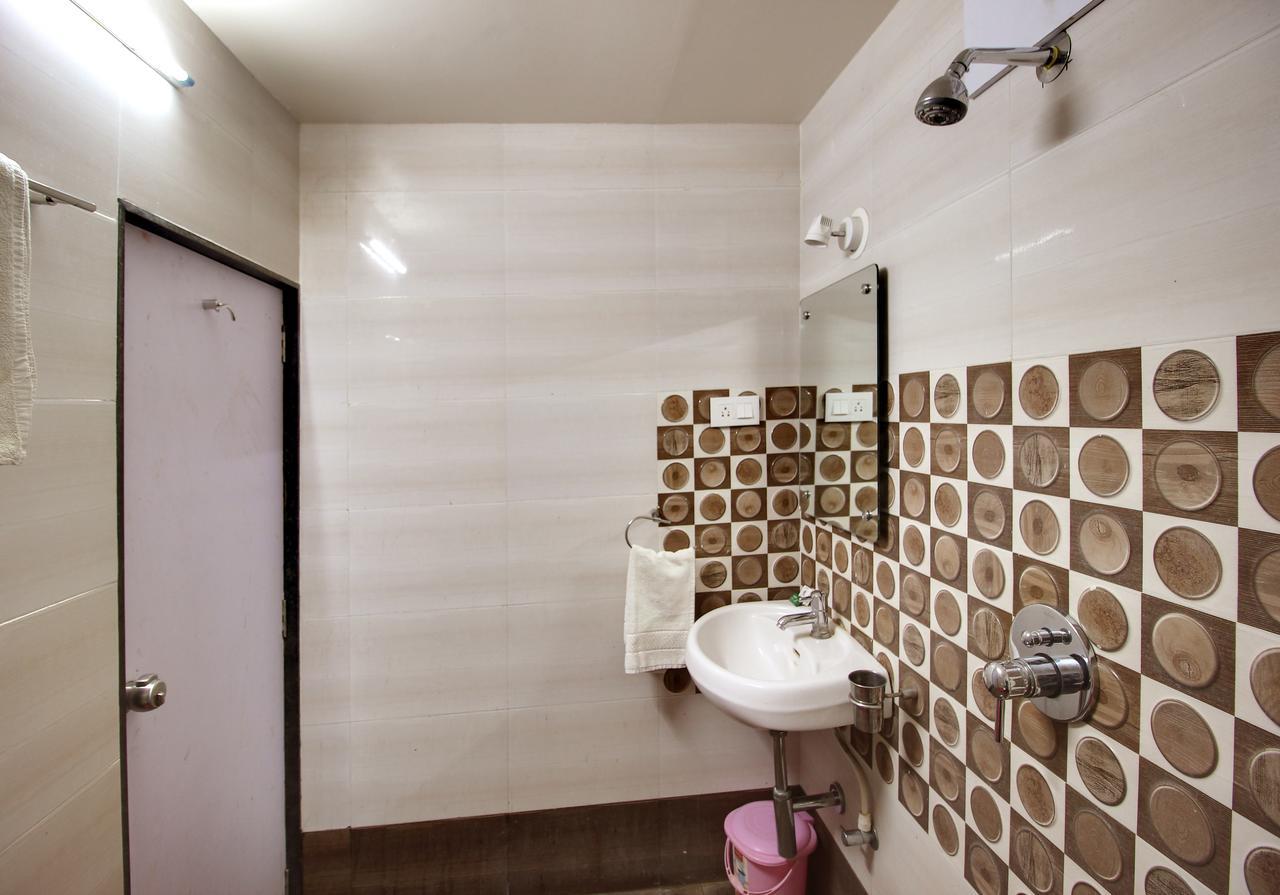 Daksh Hotel And Restaurant Talala Luaran gambar