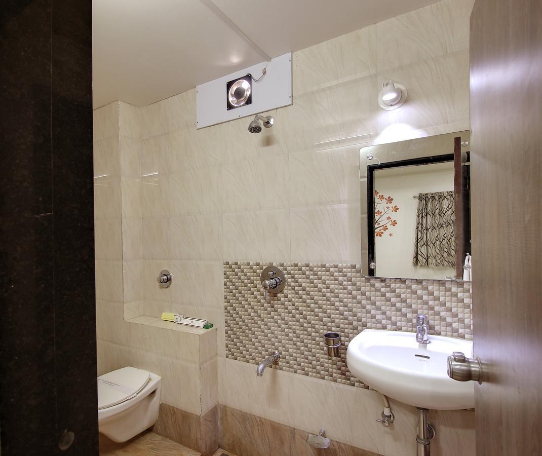 Daksh Hotel And Restaurant Talala Luaran gambar