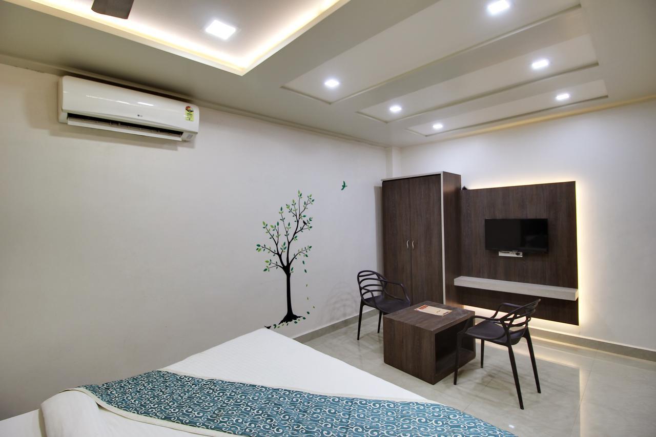 Daksh Hotel And Restaurant Talala Luaran gambar