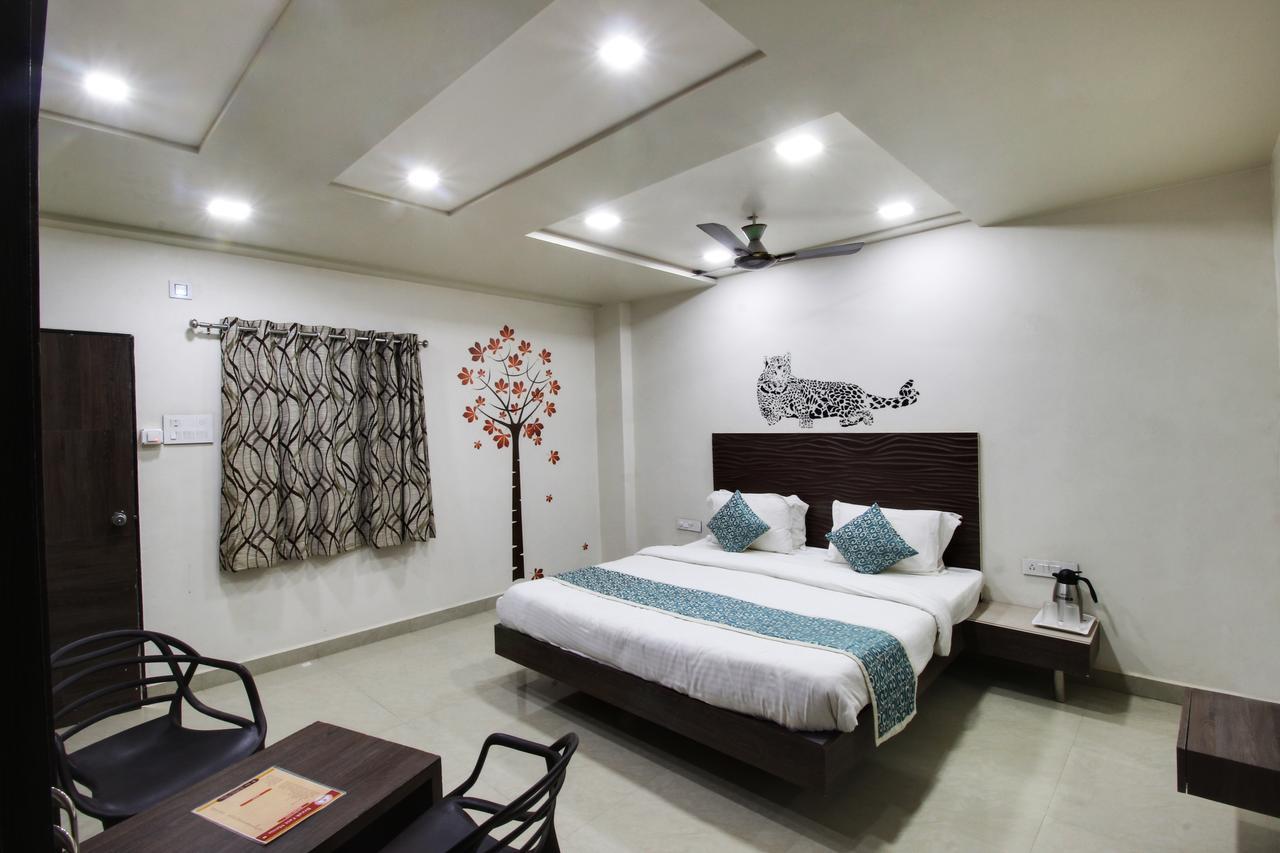 Daksh Hotel And Restaurant Talala Luaran gambar